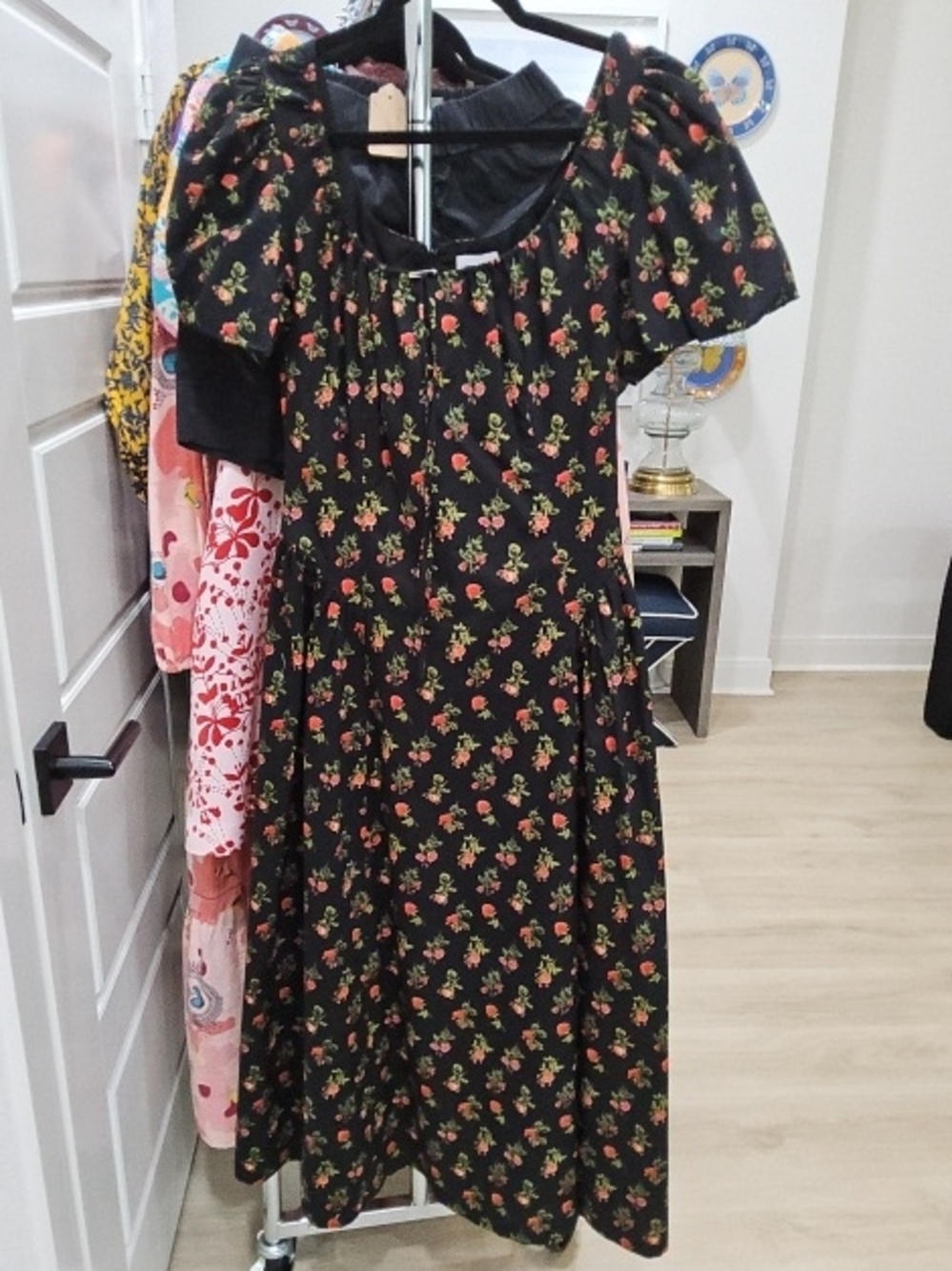Black Floral Puff-Sleeve Midi Dress